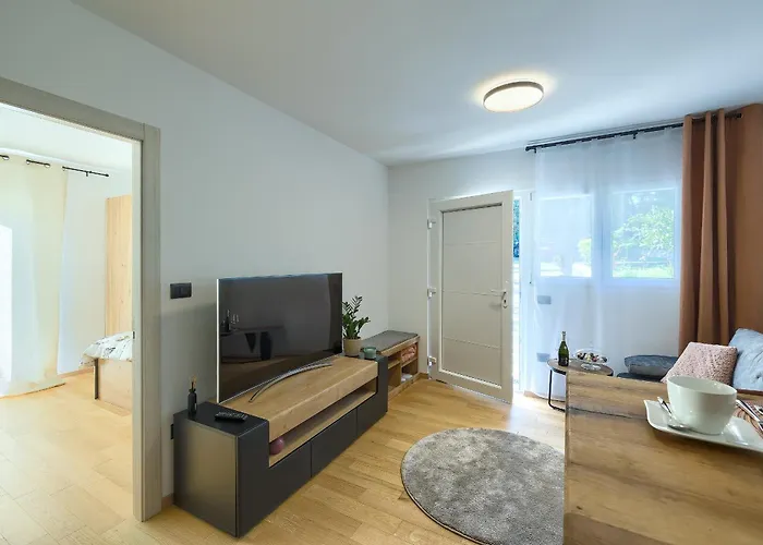 Luxury Niko * Banjole